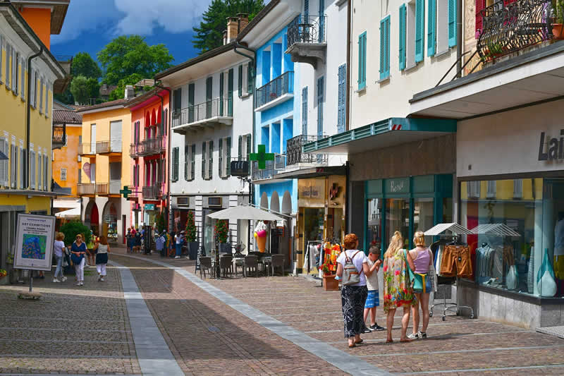 Stra&szlig;engesch&auml;ft im Handel